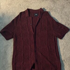Abercrombie & Fitch Men’s Burgundy Knit Crochet Button Down - Size M